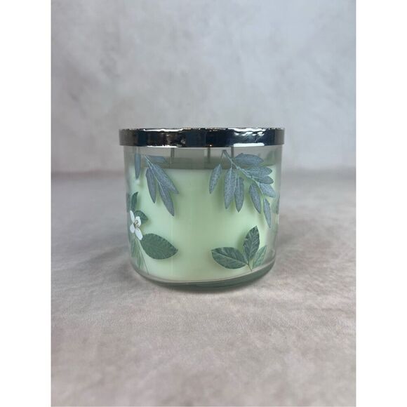 Bath & Body Works WHITE GARDENIA 3 Wick Scented Candle Botanical NEW - Picture 5 of 6